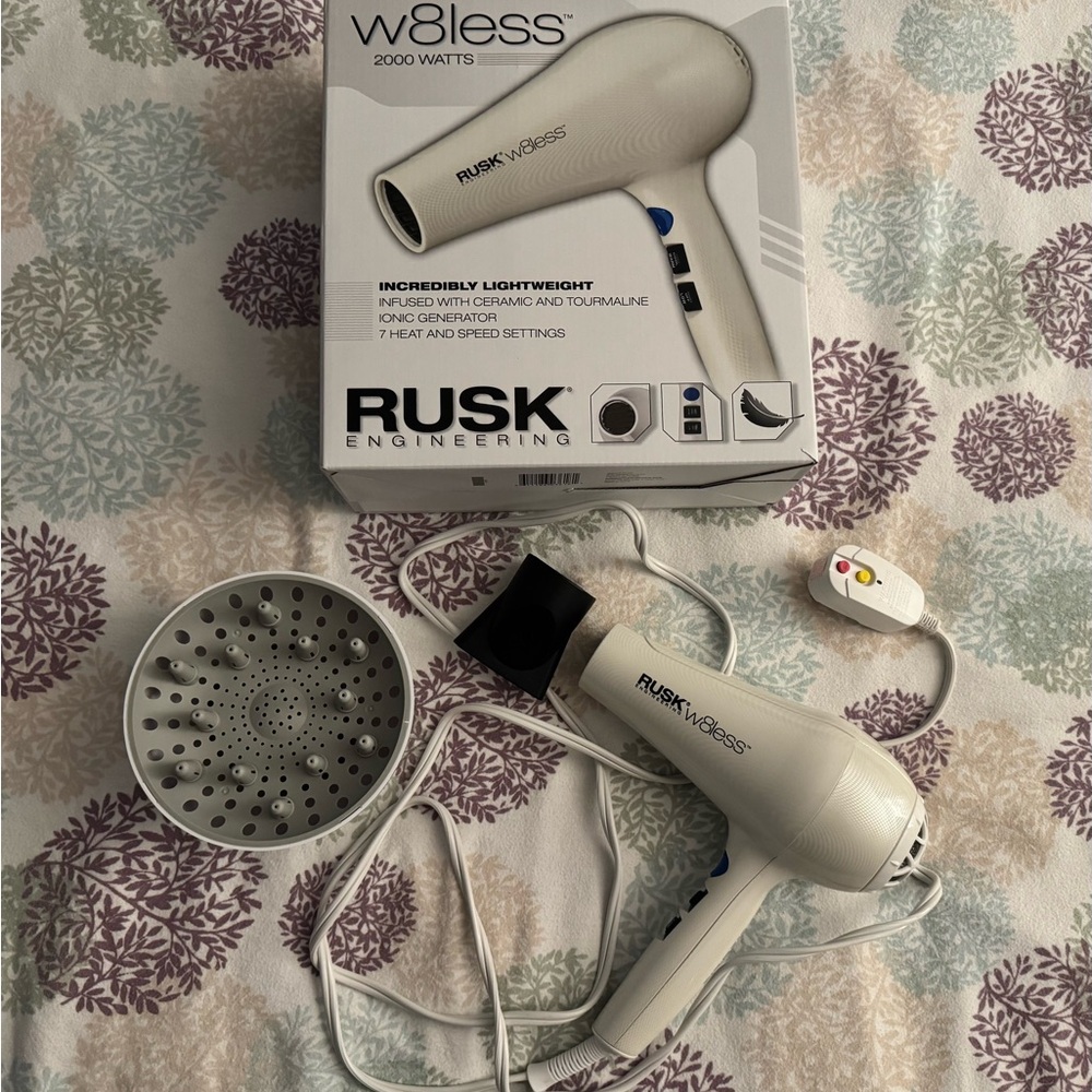 Rusk w8less blow hair dryer 2000 watts